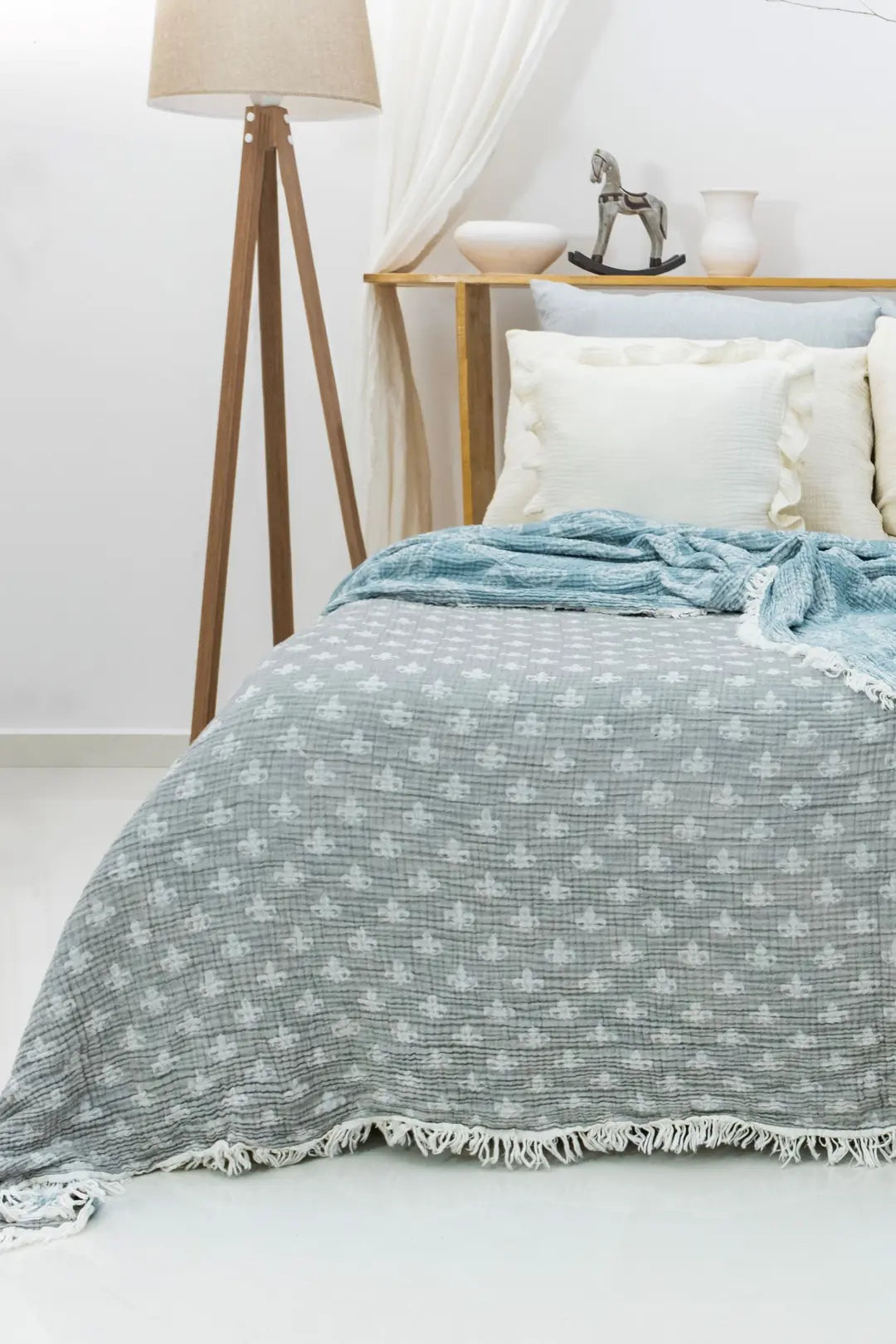 4-lagige Premium Jacquard-Muslin-Tagesdecke XXL – 100% Baumwolle (240x260 cm)