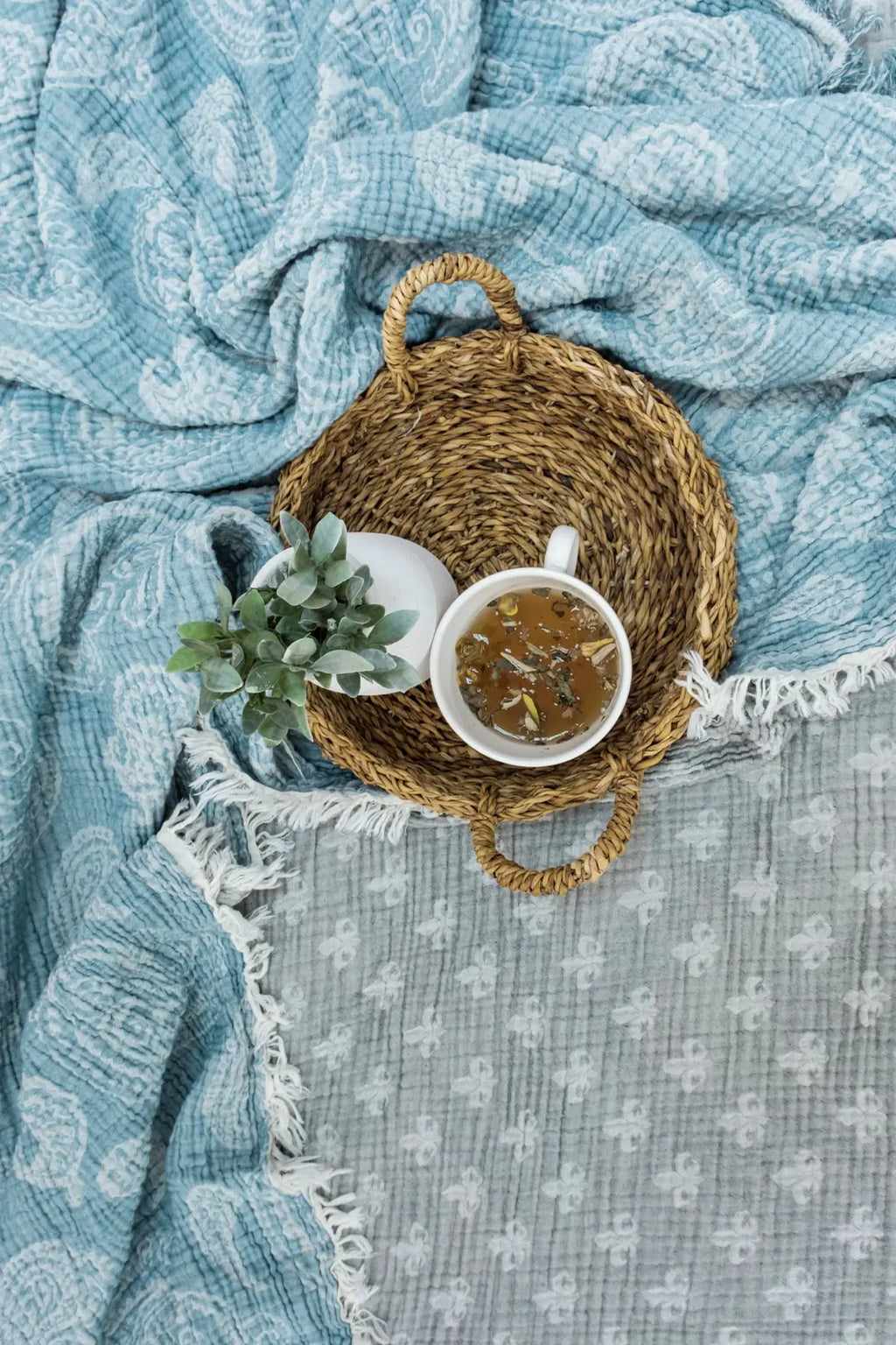 4-lagige Premium Jacquard-Muslin-Tagesdecke XXL – 100% Baumwolle (240x260 cm)