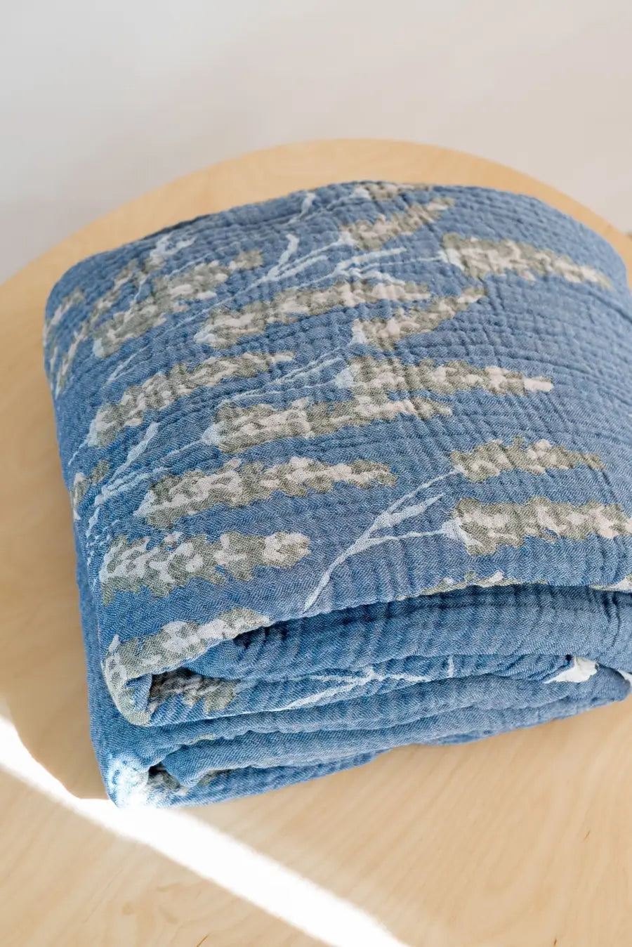 4-lagige Premium Muslin-Tagesdecke „Lavendeltraum“ – 100% Baumwolle 240x260